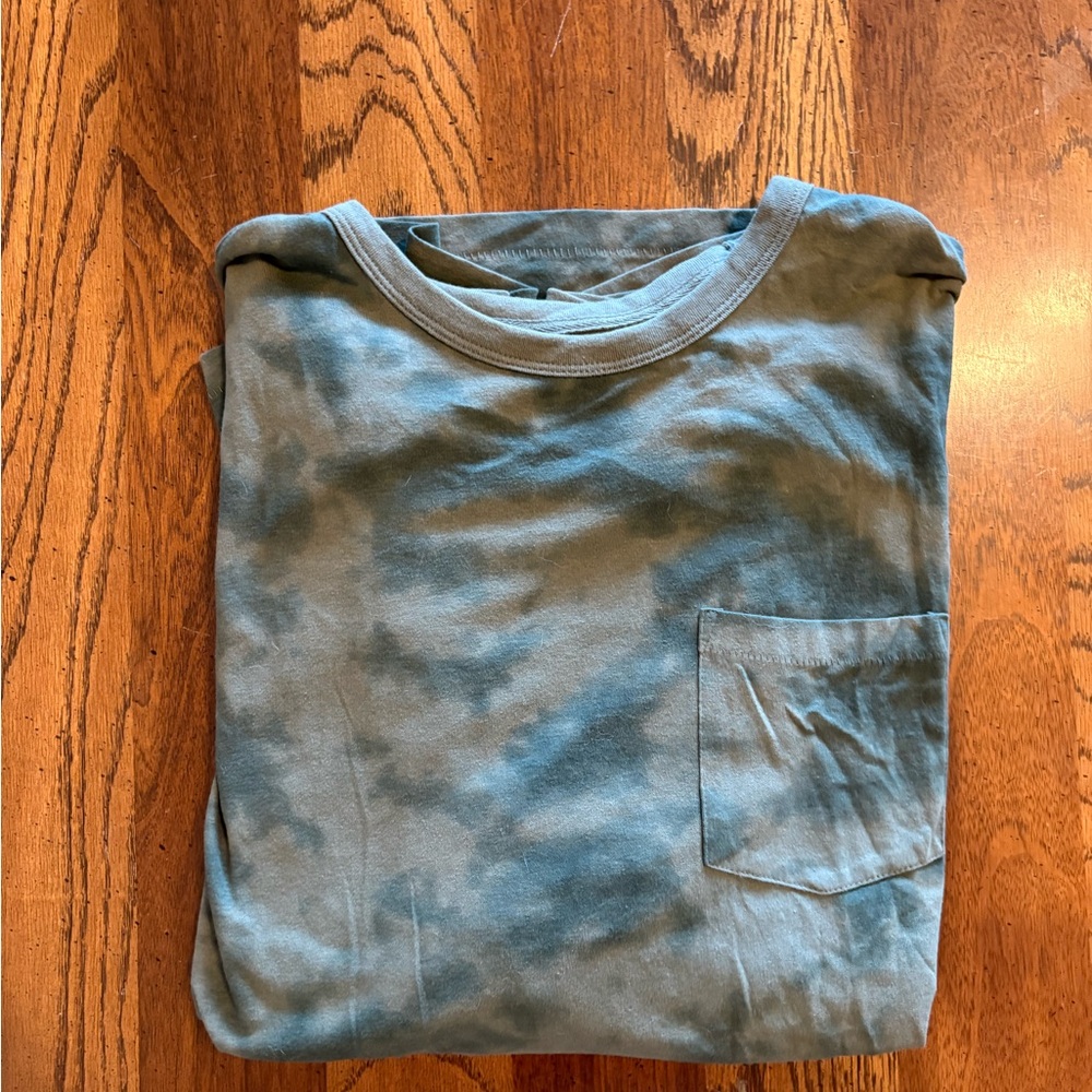 Old Navy Soft-Washed Green T-Shirt camo/tied-dyed